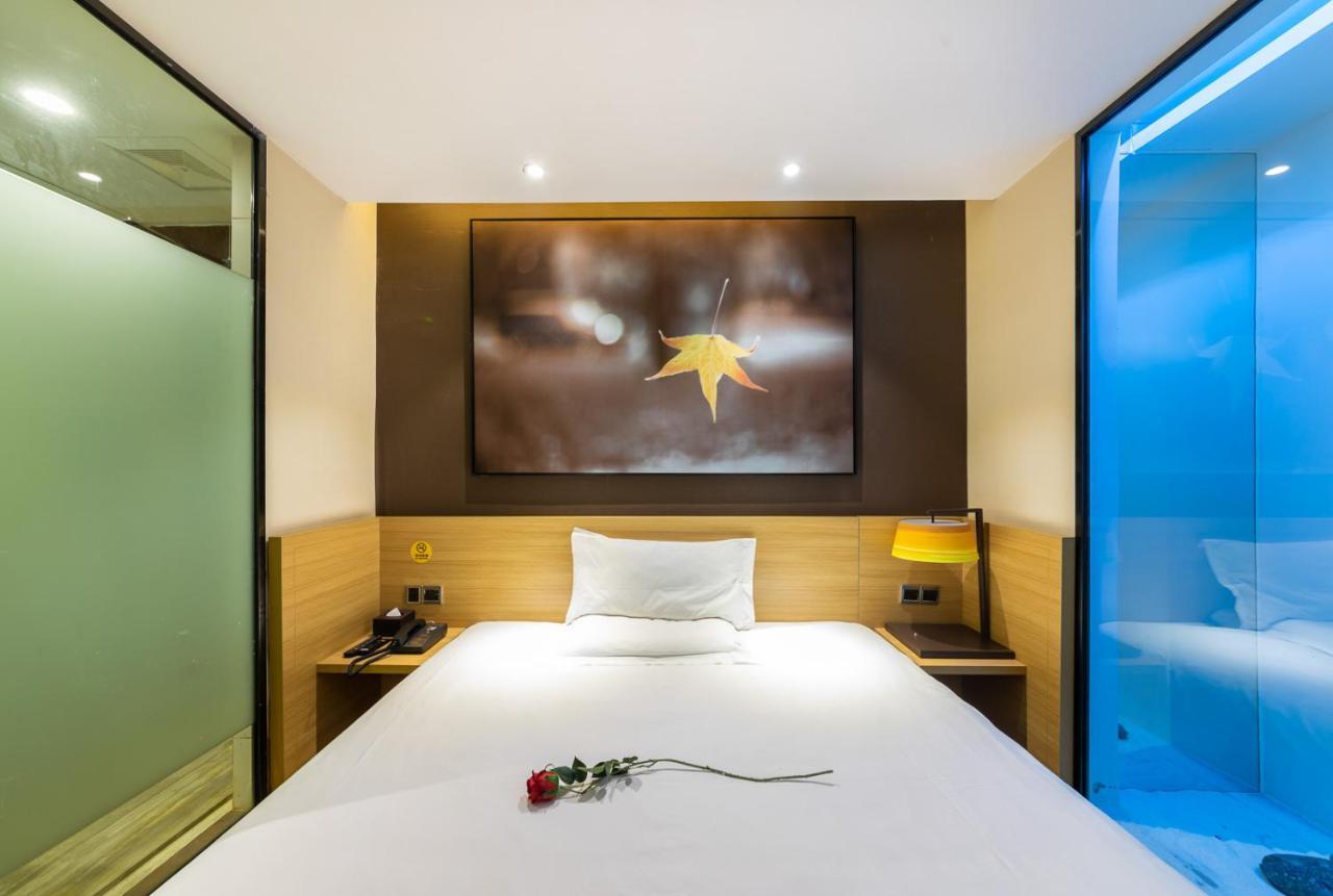 Iu Hotel Chongqing Jiefangbei Exterior foto
