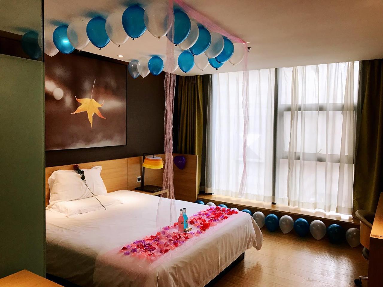Iu Hotel Chongqing Jiefangbei Exterior foto
