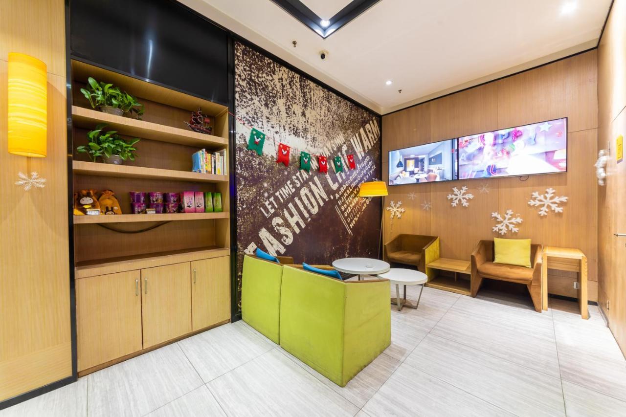 Iu Hotel Chongqing Jiefangbei Exterior foto